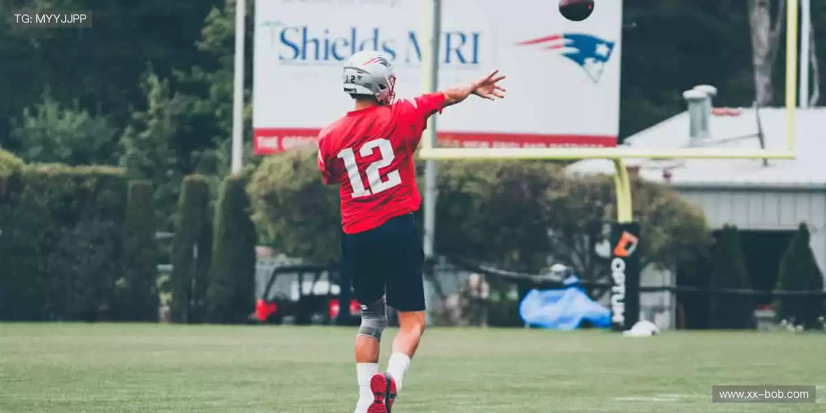 📱实时弹幕，全球球迷在线狂欢！💬